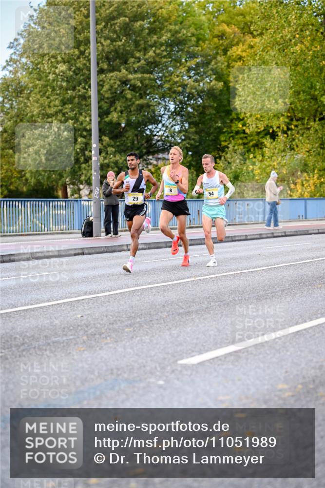 25.10.2026 - hella hamburg halbmarathon Dr. Thomas Lammeyer http://msf.ph/oto/11051989 25.10.2026 10:09:06 Kennedybrücke 361, 29, 8, 54 meine-sportfotos.de