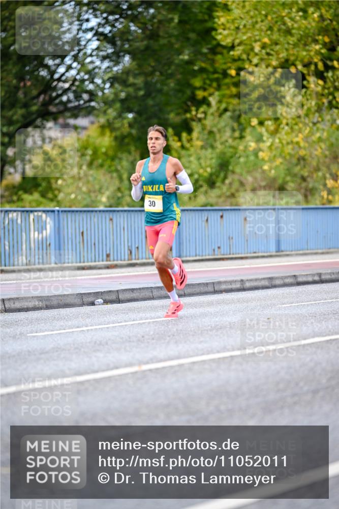25.10.2026 - hella hamburg halbmarathon Dr. Thomas Lammeyer http://msf.ph/oto/11052011 25.10.2026 10:09:35 Kennedybrücke 30 meine-sportfotos.de