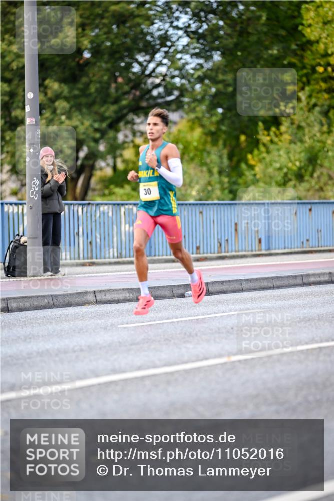 25.10.2026 - hella hamburg halbmarathon Dr. Thomas Lammeyer http://msf.ph/oto/11052016 25.10.2026 10:09:35 Kennedybrücke 30 meine-sportfotos.de