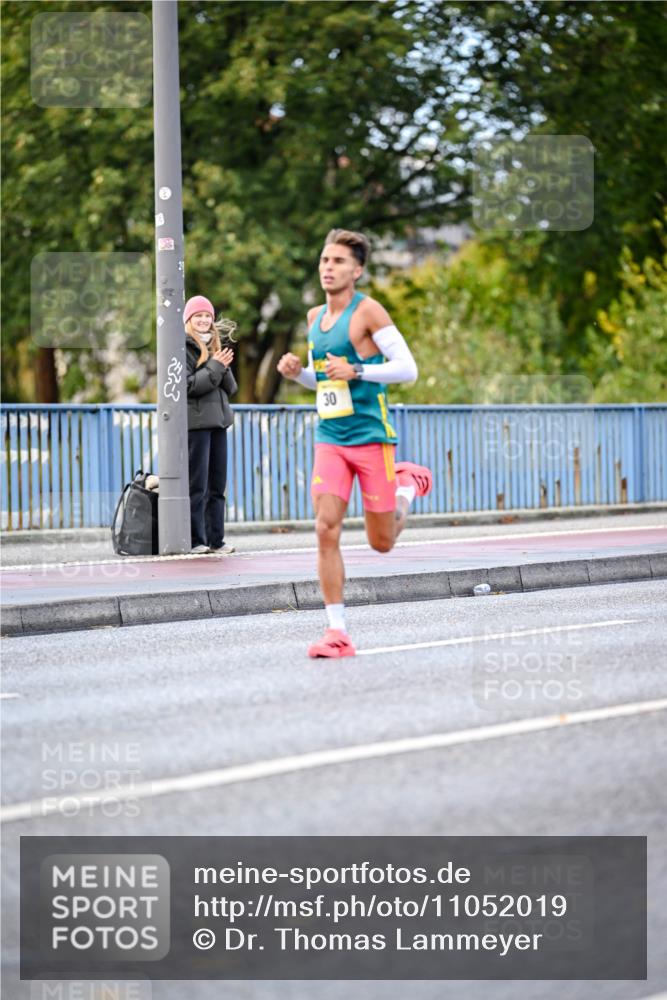 25.10.2026 - hella hamburg halbmarathon Dr. Thomas Lammeyer http://msf.ph/oto/11052019 25.10.2026 10:09:35 Kennedybrücke 30 meine-sportfotos.de