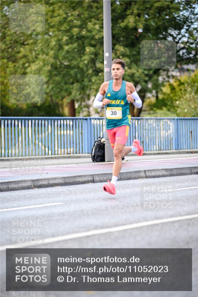 25.10.2026 - hella hamburg halbmarathon Dr. Thomas Lammeyer http://msf.ph/oto/11052023 25.10.2026 10:09:36 Kennedybrücke 30 meine-sportfotos.de