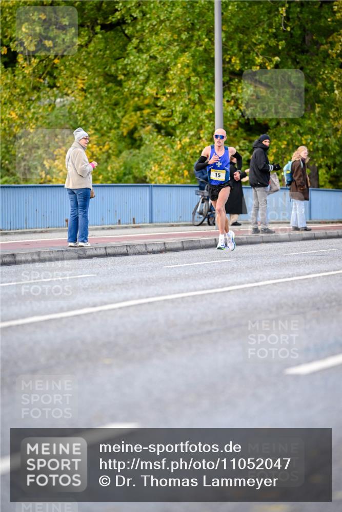 25.10.2026 - hella hamburg halbmarathon Dr. Thomas Lammeyer http://msf.ph/oto/11052047 25.10.2026 10:09:47 Kennedybrücke 15 meine-sportfotos.de