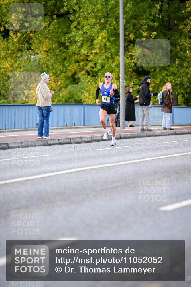 25.10.2026 - hella hamburg halbmarathon Dr. Thomas Lammeyer http://msf.ph/oto/11052052 25.10.2026 10:09:47 Kennedybrücke 15 meine-sportfotos.de