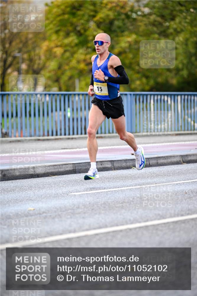 25.10.2026 - hella hamburg halbmarathon Dr. Thomas Lammeyer http://msf.ph/oto/11052102 25.10.2026 10:09:51 Kennedybrücke 15 meine-sportfotos.de