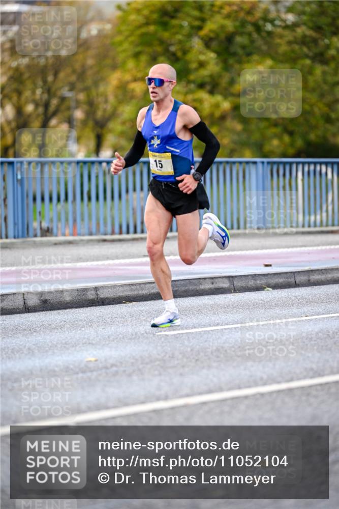 25.10.2026 - hella hamburg halbmarathon Dr. Thomas Lammeyer http://msf.ph/oto/11052104 25.10.2026 10:09:51 Kennedybrücke 15 meine-sportfotos.de