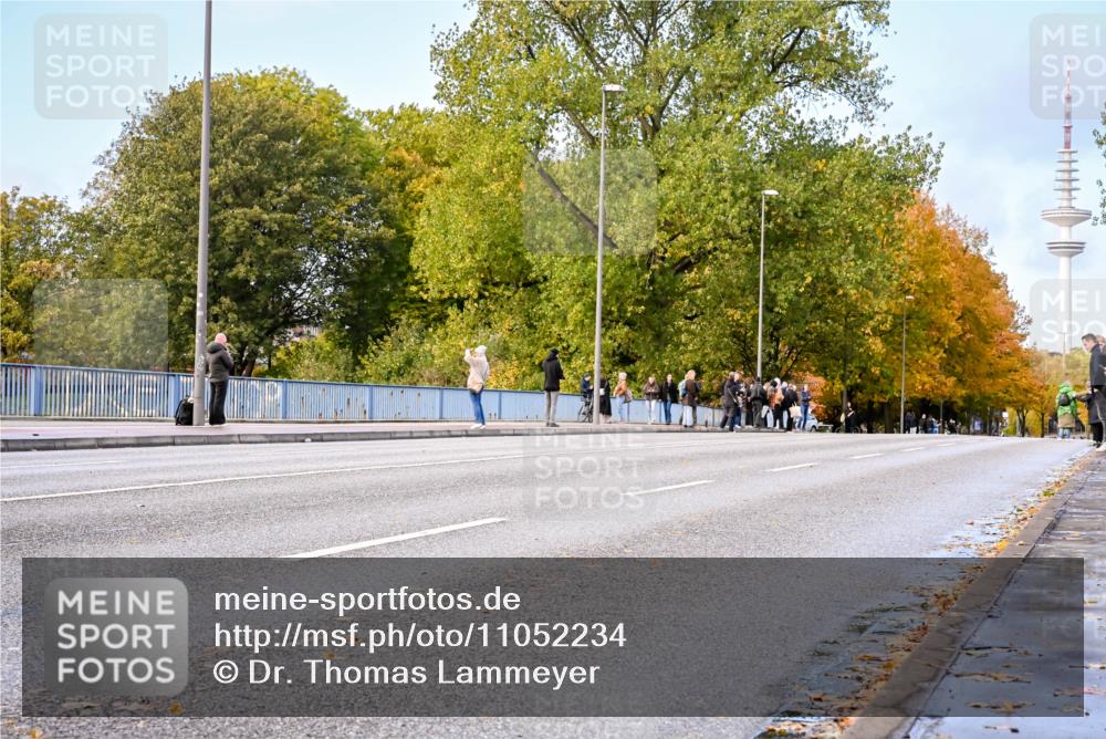 25.10.2026 - hella hamburg halbmarathon Dr. Thomas Lammeyer http://msf.ph/oto/11052234 25.10.2026 10:10:57 Kennedybrücke  meine-sportfotos.de