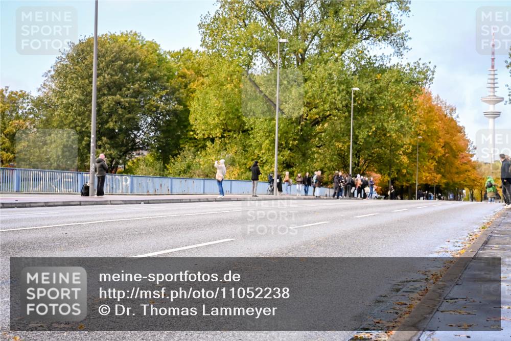 25.10.2026 - hella hamburg halbmarathon Dr. Thomas Lammeyer http://msf.ph/oto/11052238 25.10.2026 10:10:58 Kennedybrücke  meine-sportfotos.de