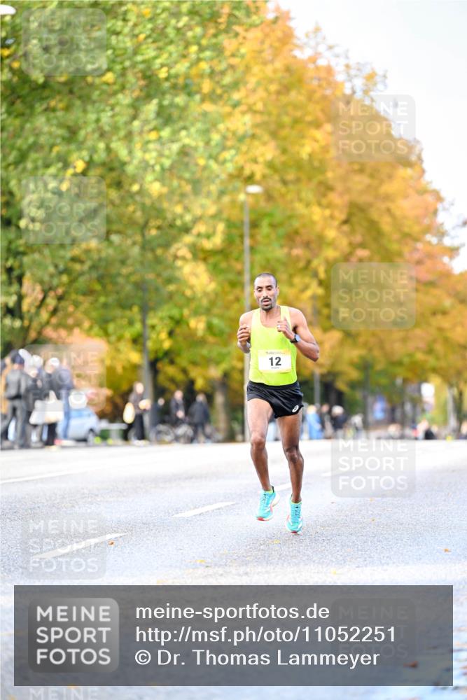 25.10.2026 - hella hamburg halbmarathon Dr. Thomas Lammeyer http://msf.ph/oto/11052251 25.10.2026 10:11:22 Kennedybrücke 12 meine-sportfotos.de