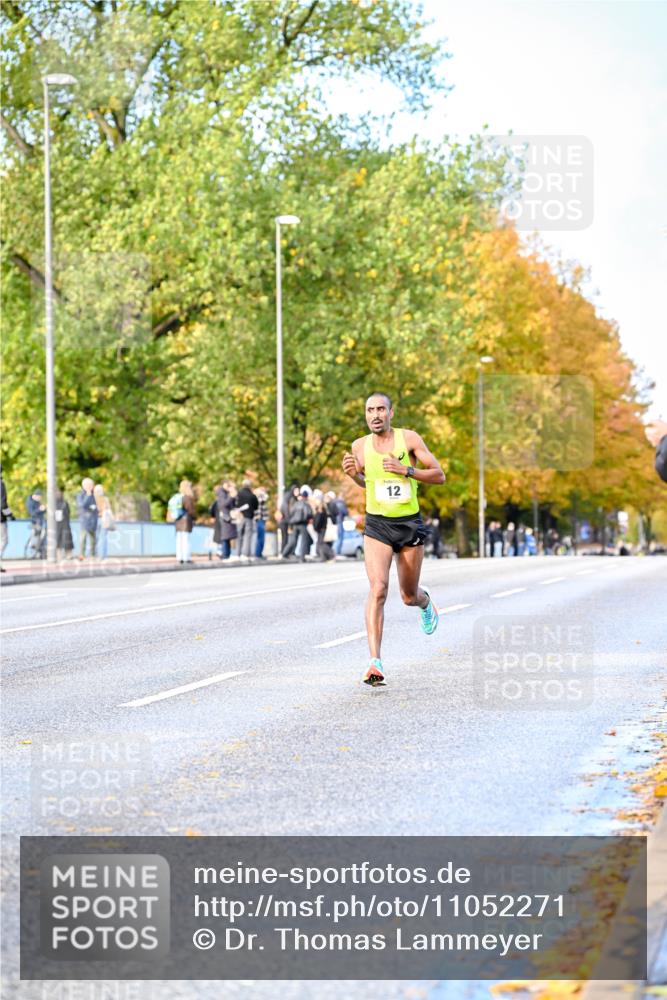 25.10.2026 - hella hamburg halbmarathon Dr. Thomas Lammeyer http://msf.ph/oto/11052271 25.10.2026 10:11:24 Kennedybrücke 12 meine-sportfotos.de