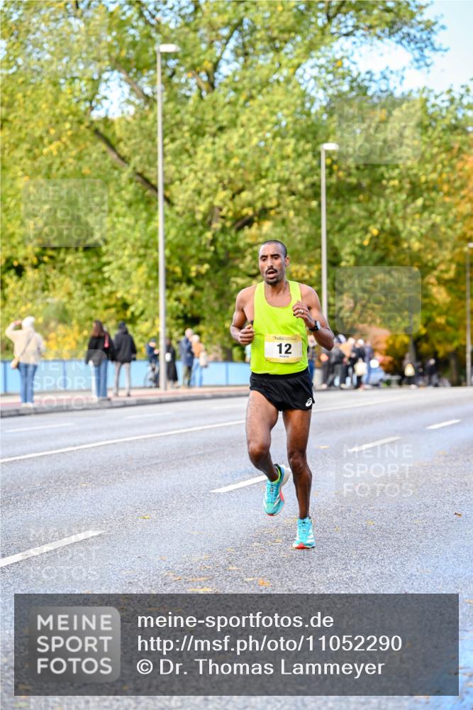 25.10.2026 - hella hamburg halbmarathon Dr. Thomas Lammeyer http://msf.ph/oto/11052290 25.10.2026 10:11:25 Kennedybrücke 12 meine-sportfotos.de