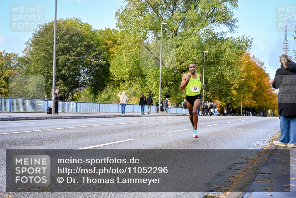 25.10.2026 - hella hamburg halbmarathon Dr. Thomas Lammeyer http://msf.ph/oto/11052296 25.10.2026 10:11:25 Kennedybrücke 12, 22 meine-sportfotos.de