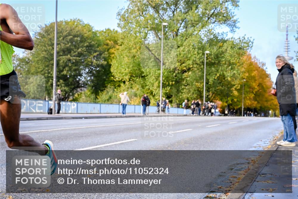 25.10.2026 - hella hamburg halbmarathon Dr. Thomas Lammeyer http://msf.ph/oto/11052324 25.10.2026 10:11:27 Kennedybrücke  meine-sportfotos.de
