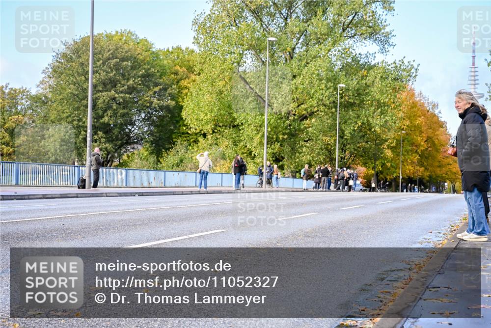 25.10.2026 - hella hamburg halbmarathon Dr. Thomas Lammeyer http://msf.ph/oto/11052327 25.10.2026 10:11:27 Kennedybrücke  meine-sportfotos.de