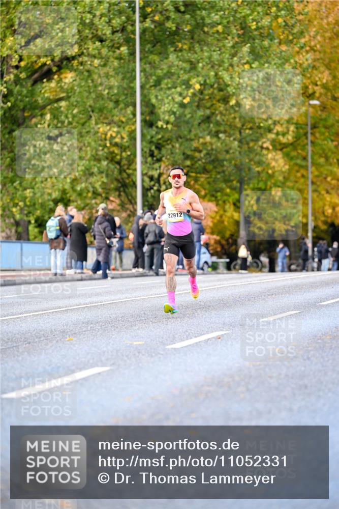 25.10.2026 - hella hamburg halbmarathon Dr. Thomas Lammeyer http://msf.ph/oto/11052331 25.10.2026 10:11:56 Kennedybrücke  meine-sportfotos.de