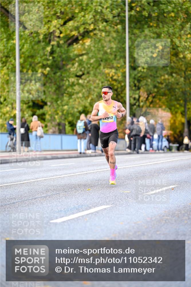 25.10.2026 - hella hamburg halbmarathon Dr. Thomas Lammeyer http://msf.ph/oto/11052342 25.10.2026 10:11:57 Kennedybrücke 2912, 11 meine-sportfotos.de