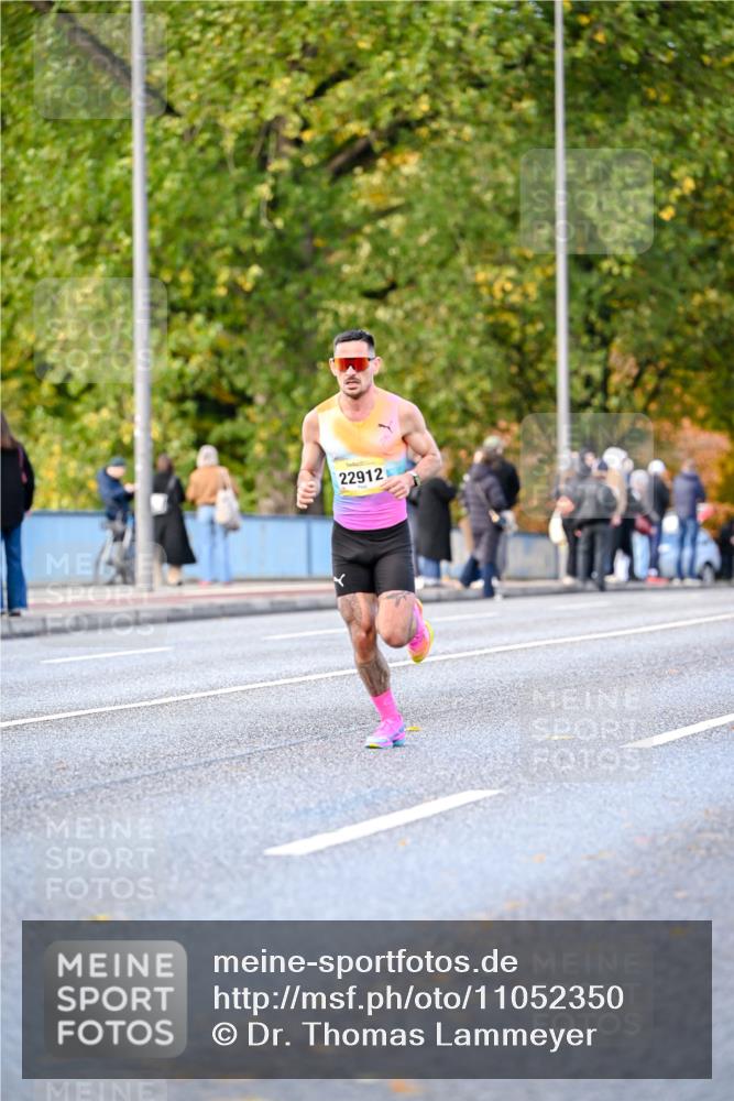 25.10.2026 - hella hamburg halbmarathon Dr. Thomas Lammeyer http://msf.ph/oto/11052350 25.10.2026 10:11:57 Kennedybrücke 22912 meine-sportfotos.de