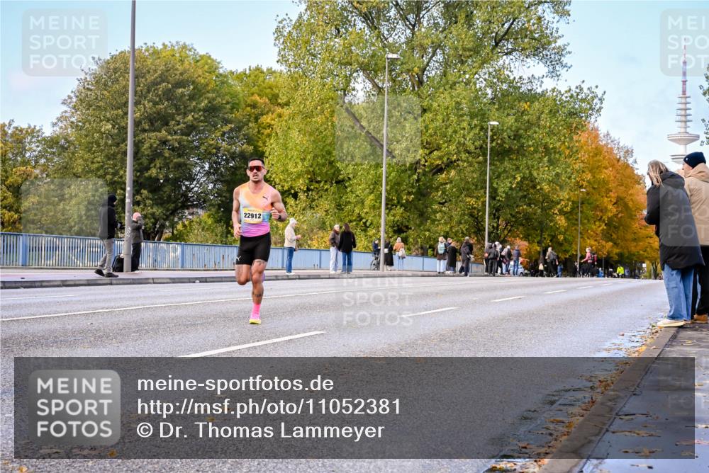 25.10.2026 - hella hamburg halbmarathon Dr. Thomas Lammeyer http://msf.ph/oto/11052381 25.10.2026 10:11:59 Kennedybrücke 22912 meine-sportfotos.de