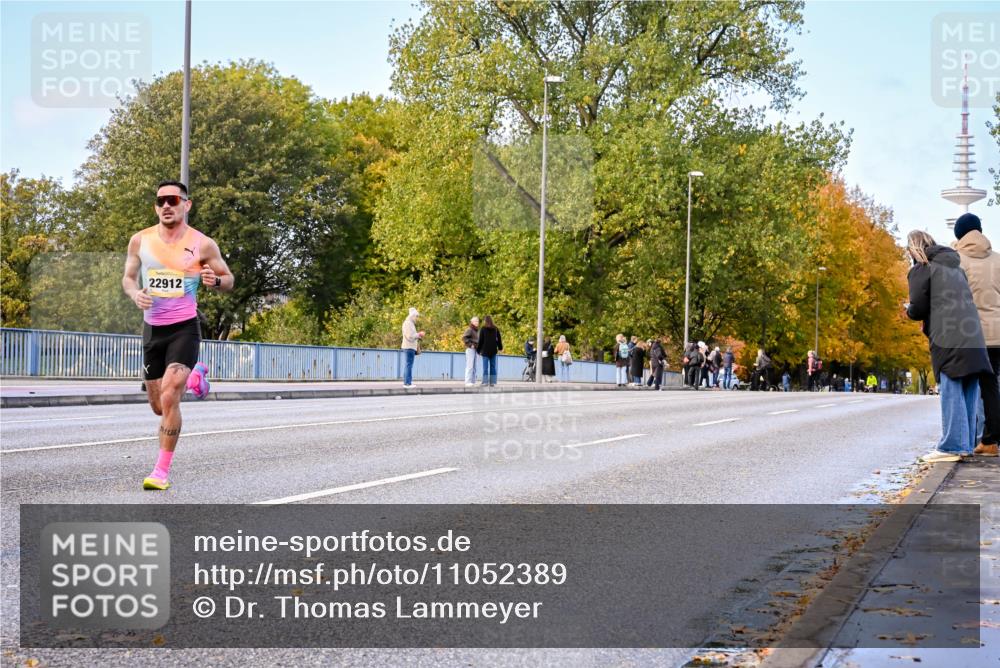 25.10.2026 - hella hamburg halbmarathon Dr. Thomas Lammeyer http://msf.ph/oto/11052389 25.10.2026 10:12:00 Kennedybrücke 22912 meine-sportfotos.de