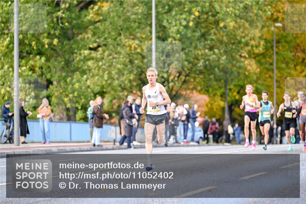 25.10.2026 - hella hamburg halbmarathon Dr. Thomas Lammeyer http://msf.ph/oto/11052402 25.10.2026 10:12:24 Kennedybrücke  meine-sportfotos.de