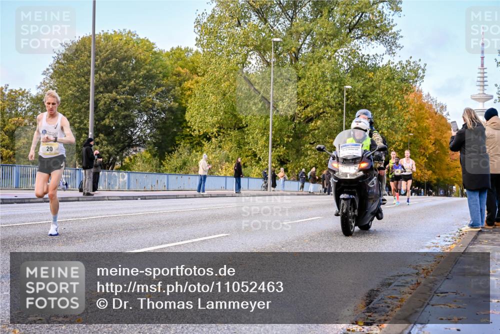 25.10.2026 - hella hamburg halbmarathon Dr. Thomas Lammeyer http://msf.ph/oto/11052463 25.10.2026 10:12:29 Kennedybrücke 20 meine-sportfotos.de