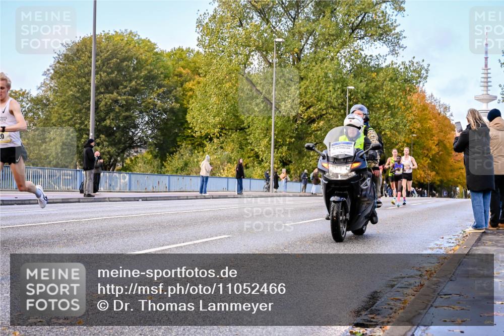 25.10.2026 - hella hamburg halbmarathon Dr. Thomas Lammeyer http://msf.ph/oto/11052466 25.10.2026 10:12:29 Kennedybrücke 20 meine-sportfotos.de