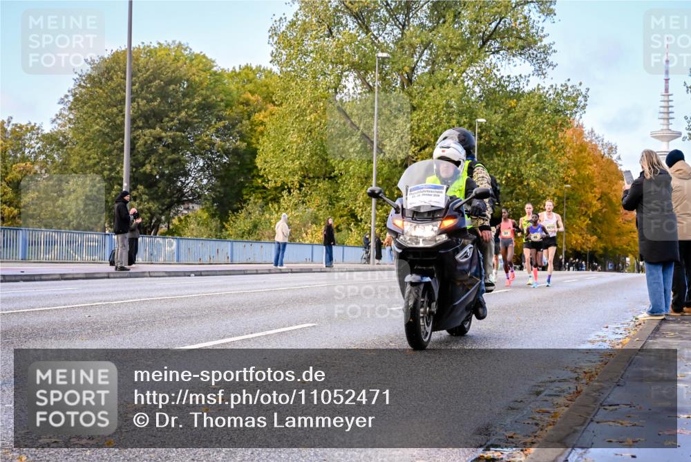 25.10.2026 - hella hamburg halbmarathon Dr. Thomas Lammeyer http://msf.ph/oto/11052471 25.10.2026 10:12:29 Kennedybrücke 2325, 2026, 31, 3577 meine-sportfotos.de
