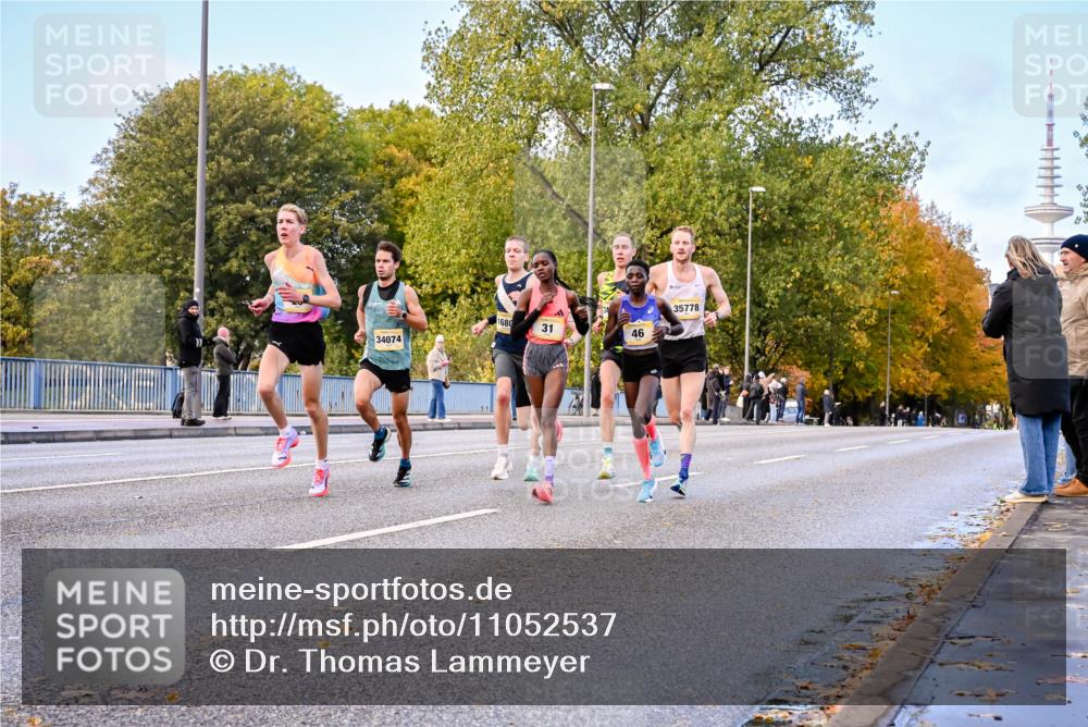 25.10.2026 - hella hamburg halbmarathon Dr. Thomas Lammeyer http://msf.ph/oto/11052537 25.10.2026 10:12:32 Kennedybrücke 35778, 1680, 31, 46, 34074 meine-sportfotos.de