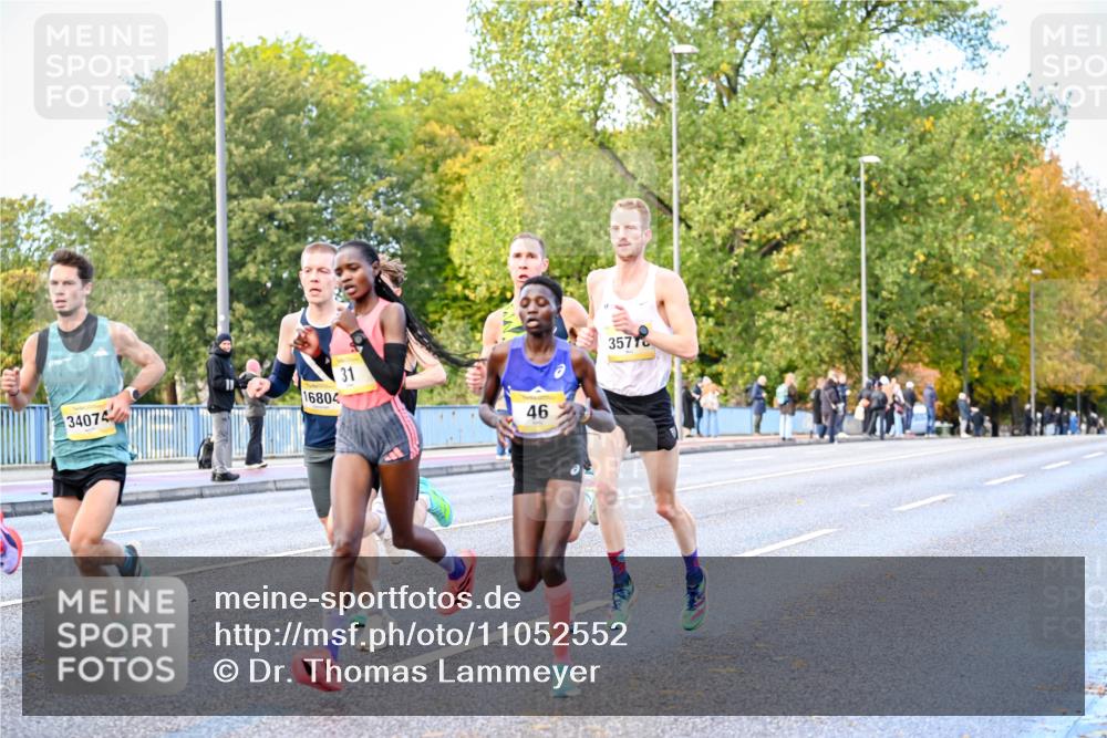 25.10.2026 - hella hamburg halbmarathon Dr. Thomas Lammeyer http://msf.ph/oto/11052552 25.10.2026 10:12:32 Kennedybrücke 34074, 16804, 31, 46, 3577 meine-sportfotos.de