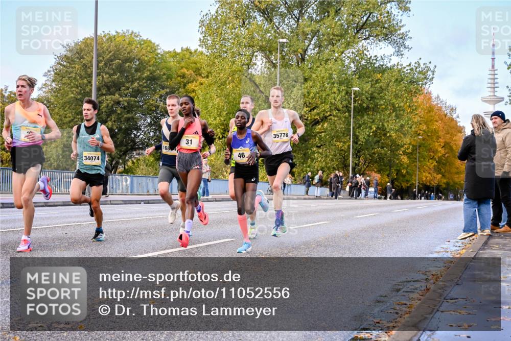 25.10.2026 - hella hamburg halbmarathon Dr. Thomas Lammeyer http://msf.ph/oto/11052556 25.10.2026 10:12:33 Kennedybrücke 34074, 1684, 31, 46, 35778 meine-sportfotos.de