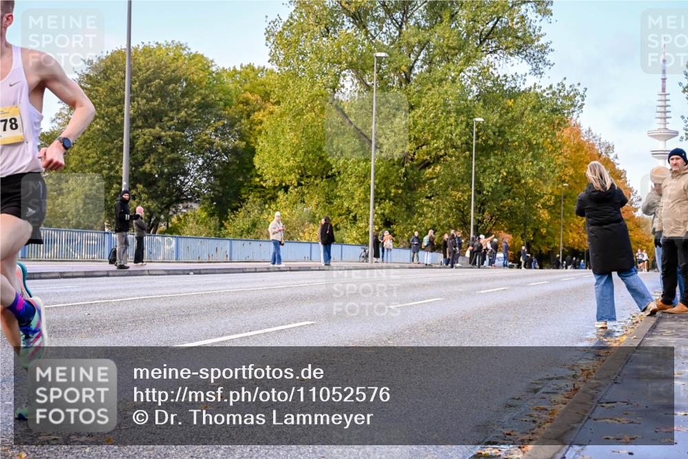 25.10.2026 - hella hamburg halbmarathon Dr. Thomas Lammeyer http://msf.ph/oto/11052576 25.10.2026 10:12:34 Kennedybrücke 78 meine-sportfotos.de