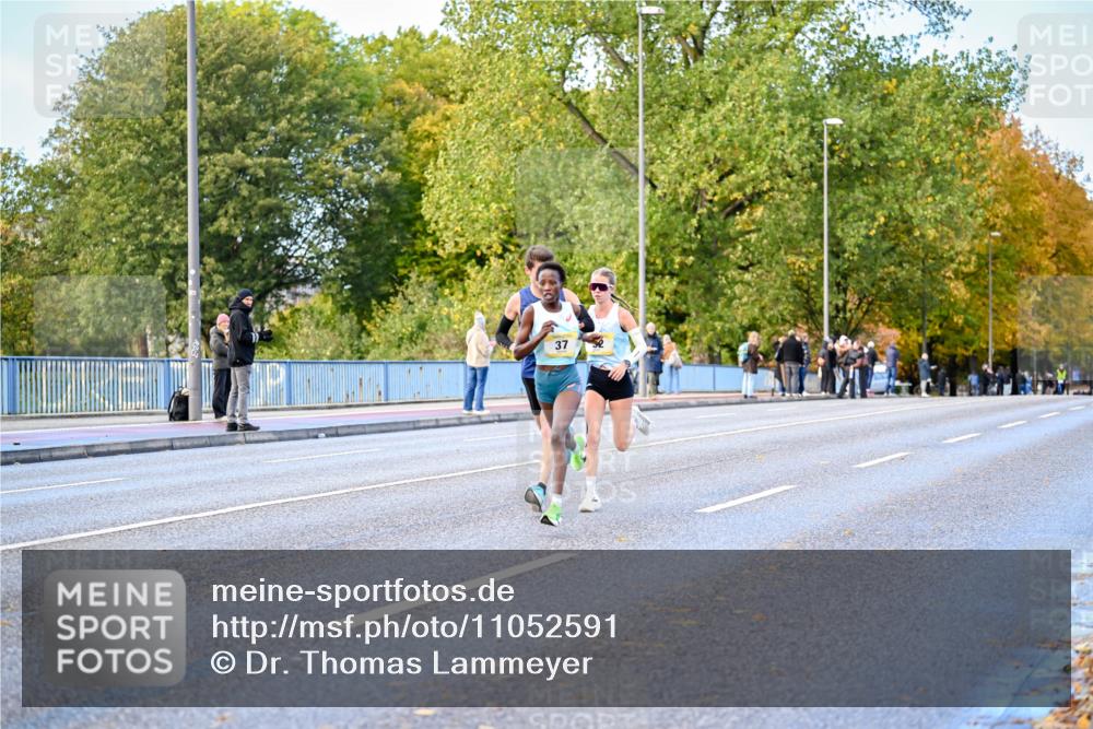 25.10.2026 - hella hamburg halbmarathon Dr. Thomas Lammeyer http://msf.ph/oto/11052591 25.10.2026 10:12:48 Kennedybrücke 37 meine-sportfotos.de