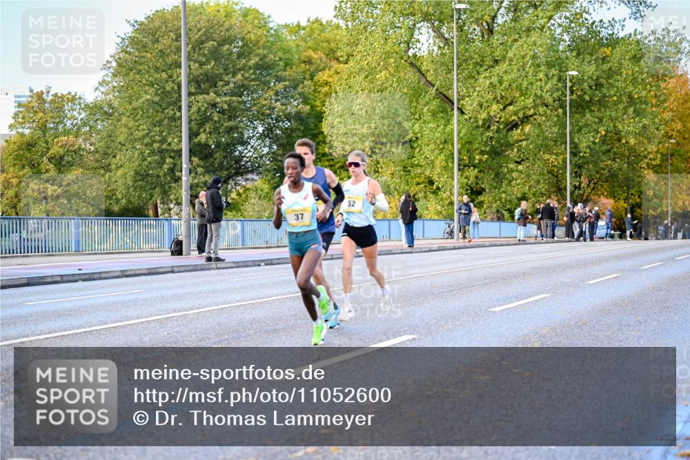 25.10.2026 - hella hamburg halbmarathon Dr. Thomas Lammeyer http://msf.ph/oto/11052600 25.10.2026 10:12:49 Kennedybrücke 37, 52 meine-sportfotos.de