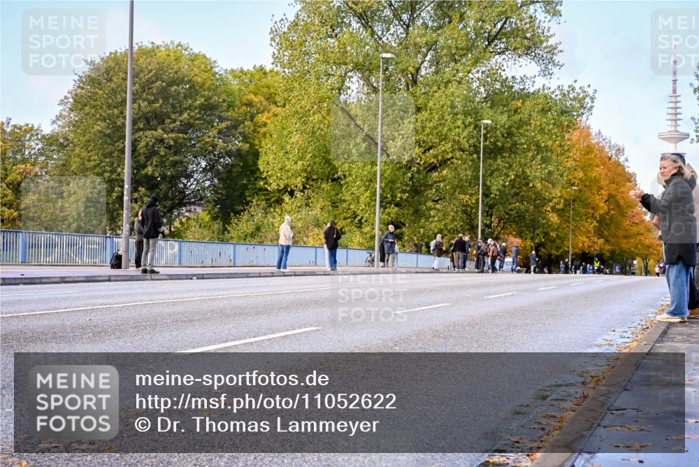 25.10.2026 - hella hamburg halbmarathon Dr. Thomas Lammeyer http://msf.ph/oto/11052622 25.10.2026 10:12:50 Kennedybrücke  meine-sportfotos.de