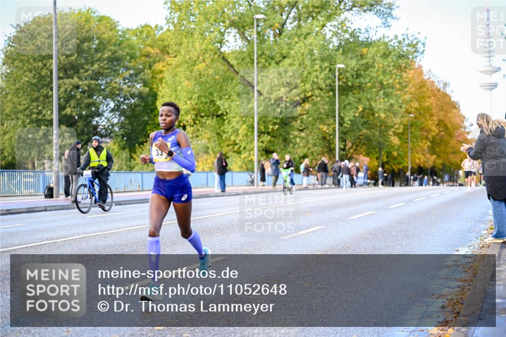 25.10.2026 - hella hamburg halbmarathon Dr. Thomas Lammeyer http://msf.ph/oto/11052648 25.10.2026 10:13:09 Kennedybrücke 33 meine-sportfotos.de