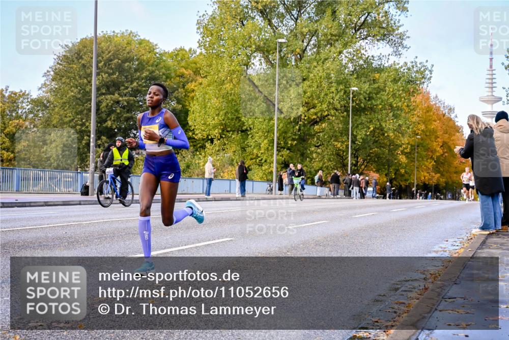25.10.2026 - hella hamburg halbmarathon Dr. Thomas Lammeyer http://msf.ph/oto/11052656 25.10.2026 10:13:09 Kennedybrücke  meine-sportfotos.de
