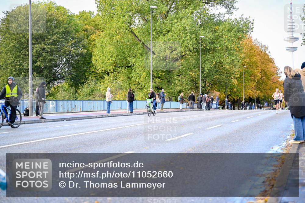 25.10.2026 - hella hamburg halbmarathon Dr. Thomas Lammeyer http://msf.ph/oto/11052660 25.10.2026 10:13:09 Kennedybrücke  meine-sportfotos.de