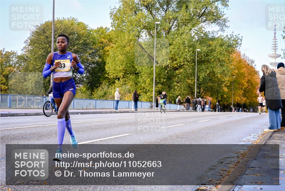 25.10.2026 - hella hamburg halbmarathon Dr. Thomas Lammeyer http://msf.ph/oto/11052663 25.10.2026 10:13:09 Kennedybrücke 33 meine-sportfotos.de