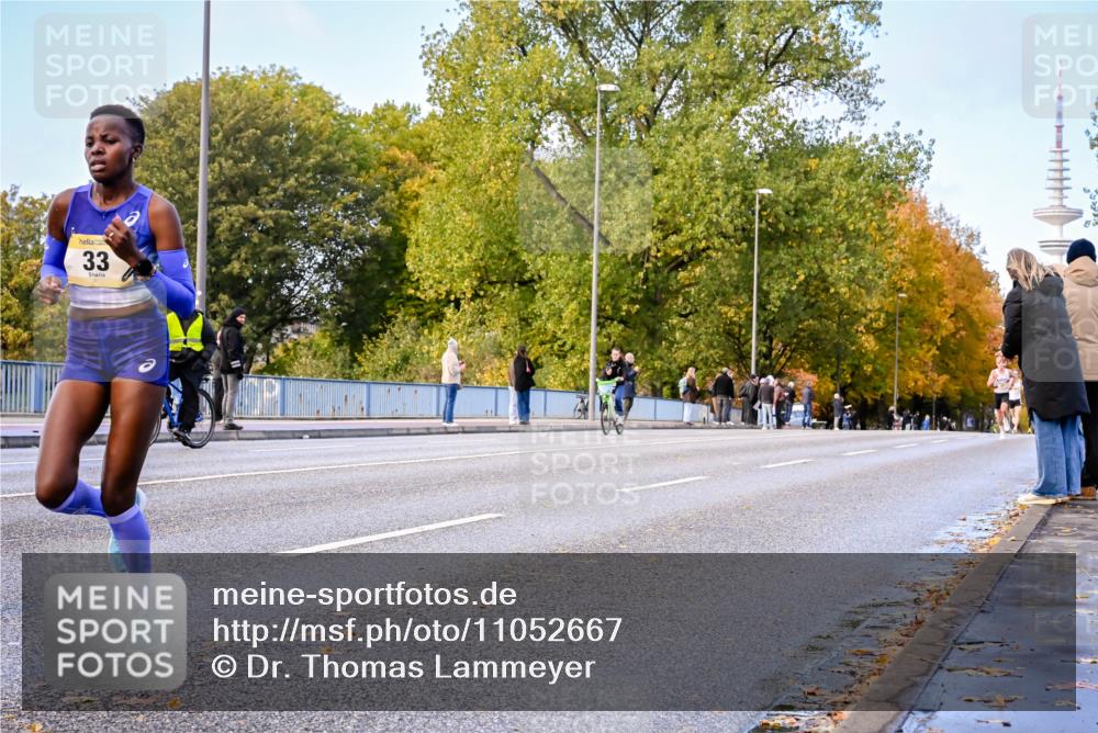 25.10.2026 - hella hamburg halbmarathon Dr. Thomas Lammeyer http://msf.ph/oto/11052667 25.10.2026 10:13:10 Kennedybrücke 33 meine-sportfotos.de