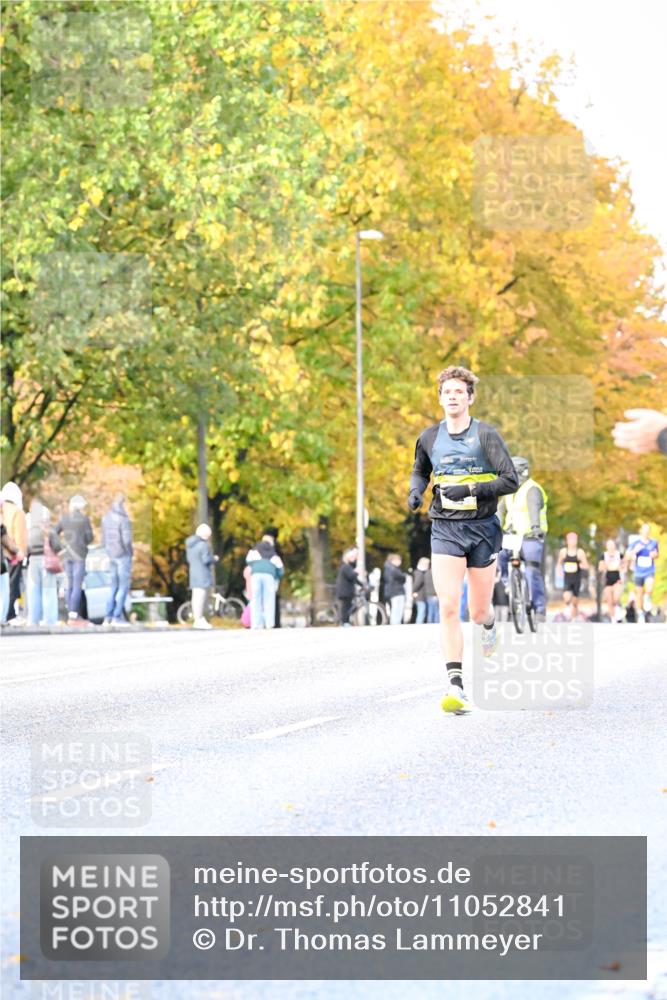 25.10.2026 - hella hamburg halbmarathon Dr. Thomas Lammeyer http://msf.ph/oto/11052841 25.10.2026 10:14:04 Kennedybrücke  meine-sportfotos.de