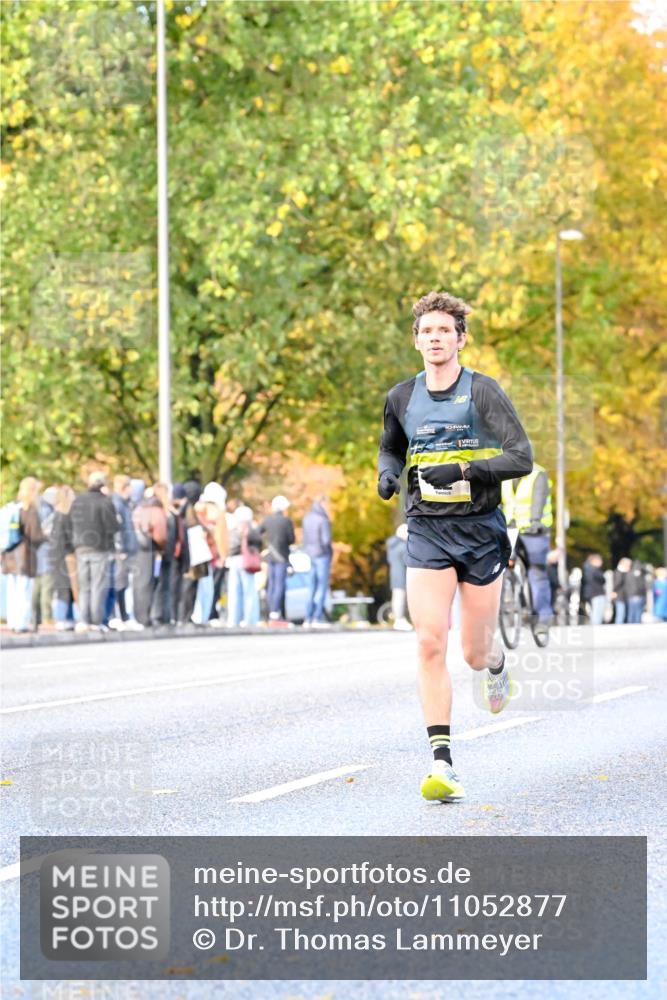 25.10.2026 - hella hamburg halbmarathon Dr. Thomas Lammeyer http://msf.ph/oto/11052877 25.10.2026 10:14:06 Kennedybrücke  meine-sportfotos.de