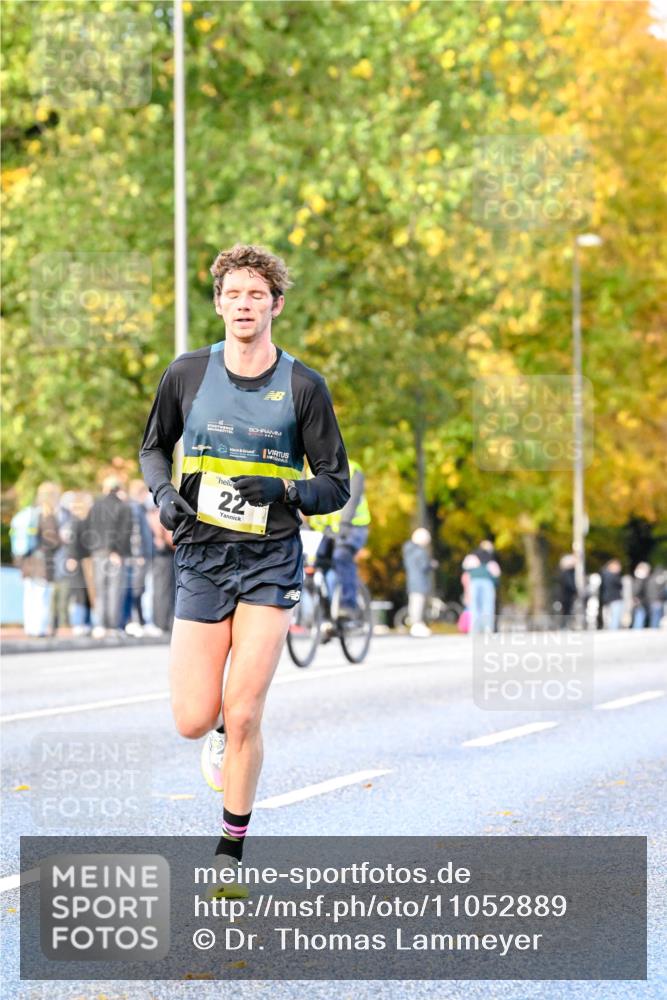 25.10.2026 - hella hamburg halbmarathon Dr. Thomas Lammeyer http://msf.ph/oto/11052889 25.10.2026 10:14:07 Kennedybrücke 22 meine-sportfotos.de