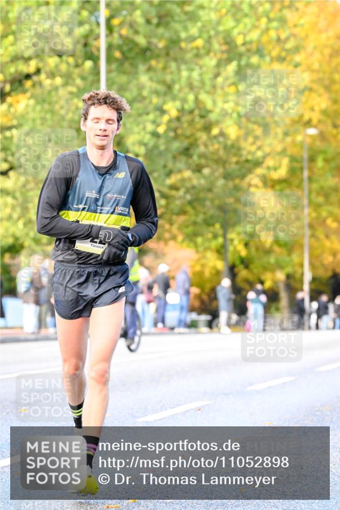 25.10.2026 - hella hamburg halbmarathon Dr. Thomas Lammeyer http://msf.ph/oto/11052898 25.10.2026 10:14:08 Kennedybrücke  meine-sportfotos.de