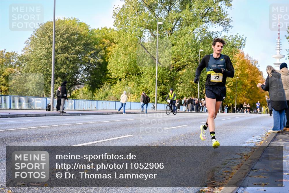25.10.2026 - hella hamburg halbmarathon Dr. Thomas Lammeyer http://msf.ph/oto/11052906 25.10.2026 10:14:10 Kennedybrücke 22 meine-sportfotos.de