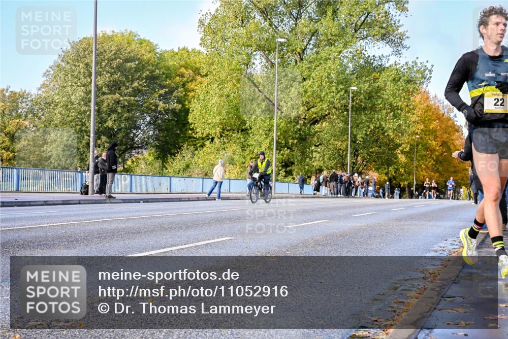 25.10.2026 - hella hamburg halbmarathon Dr. Thomas Lammeyer http://msf.ph/oto/11052916 25.10.2026 10:14:10 Kennedybrücke 22 meine-sportfotos.de