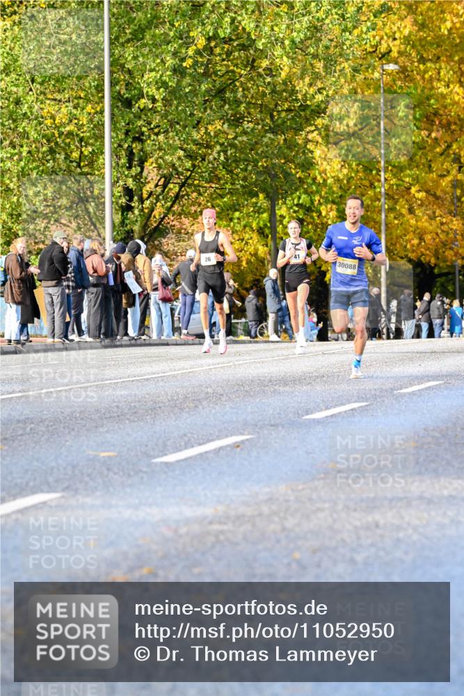 25.10.2026 - hella hamburg halbmarathon Dr. Thomas Lammeyer http://msf.ph/oto/11052950 25.10.2026 10:14:17 Kennedybrücke 26, 41, 30088 meine-sportfotos.de