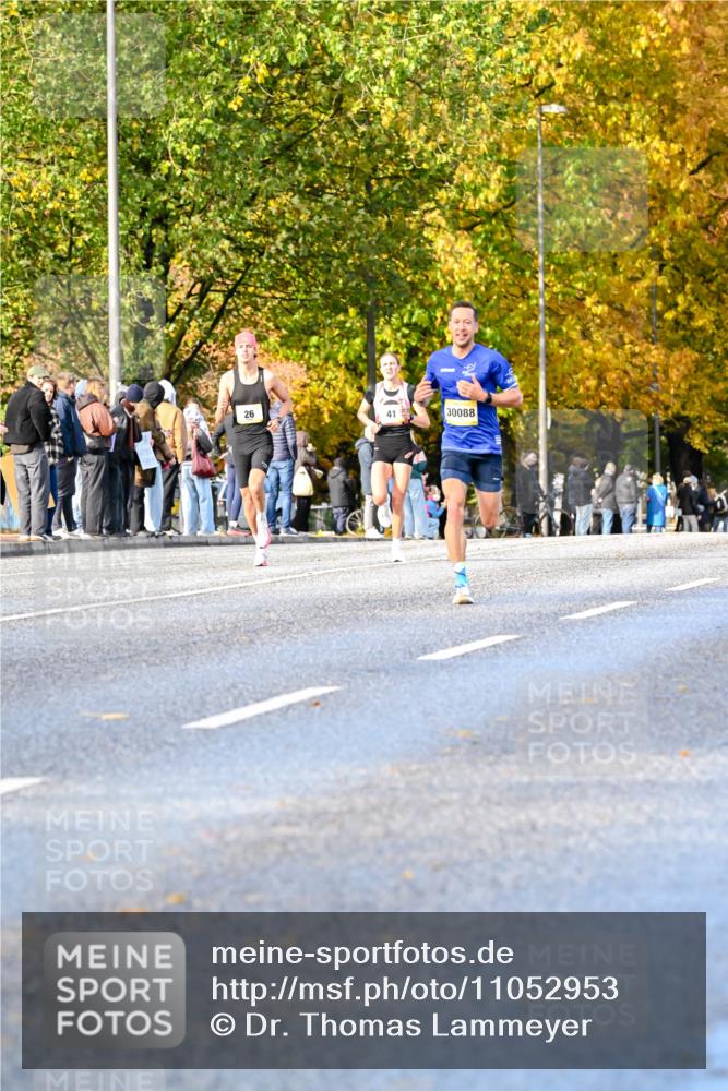 25.10.2026 - hella hamburg halbmarathon Dr. Thomas Lammeyer http://msf.ph/oto/11052953 25.10.2026 10:14:17 Kennedybrücke 26, 41, 30088 meine-sportfotos.de