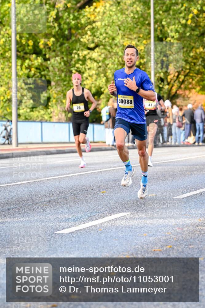 25.10.2026 - hella hamburg halbmarathon Dr. Thomas Lammeyer http://msf.ph/oto/11053001 25.10.2026 10:14:20 Kennedybrücke 26, 30088, 41 meine-sportfotos.de