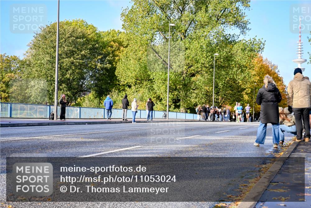 25.10.2026 - hella hamburg halbmarathon Dr. Thomas Lammeyer http://msf.ph/oto/11053024 25.10.2026 10:14:45 Kennedybrücke  meine-sportfotos.de