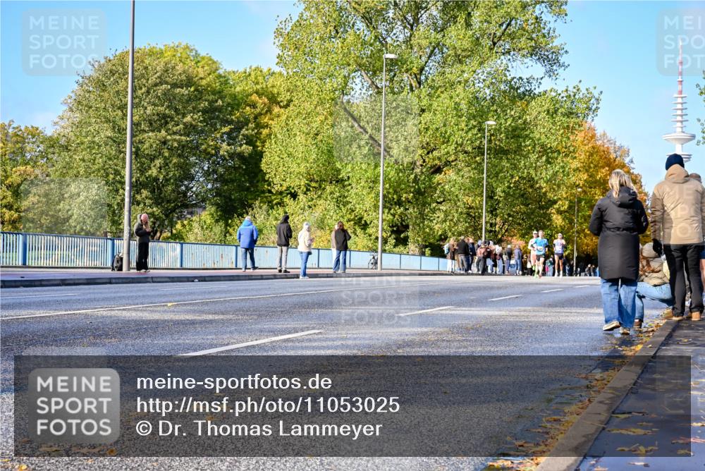 25.10.2026 - hella hamburg halbmarathon Dr. Thomas Lammeyer http://msf.ph/oto/11053025 25.10.2026 10:14:45 Kennedybrücke  meine-sportfotos.de