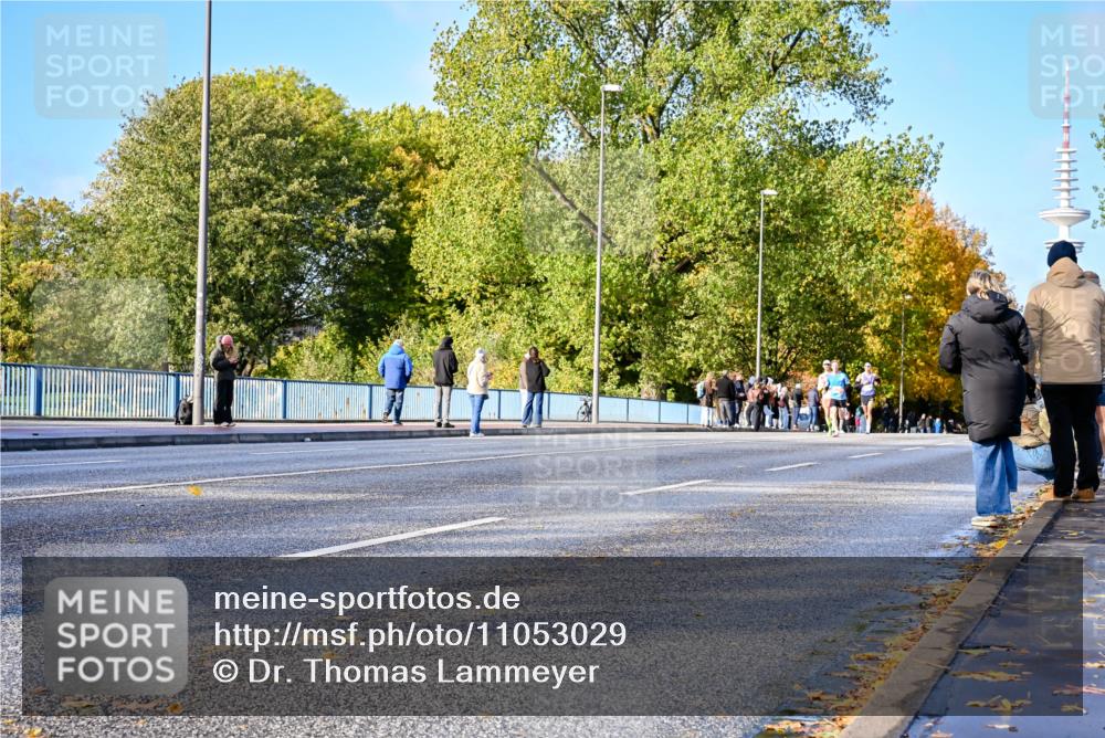 25.10.2026 - hella hamburg halbmarathon Dr. Thomas Lammeyer http://msf.ph/oto/11053029 25.10.2026 10:14:46 Kennedybrücke  meine-sportfotos.de